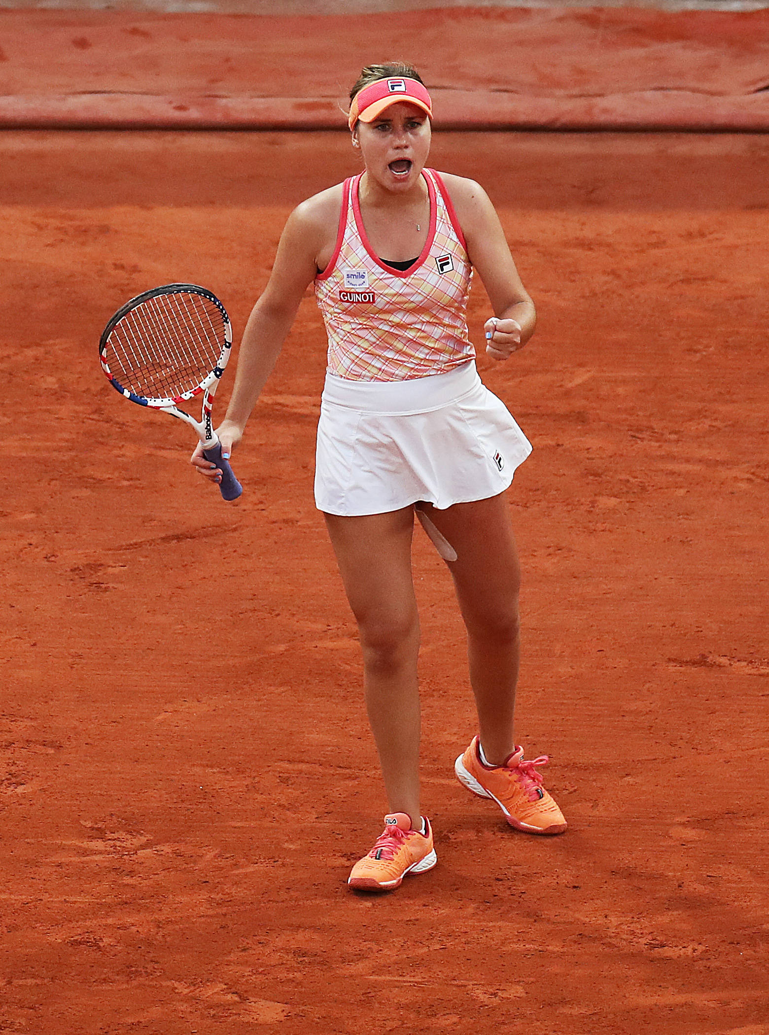 爱游戏-科维托娃重返赛场，大比分获胜首场状态出色，老鹰观众沸腾！气势如虹延续的简单介绍-爱游戏