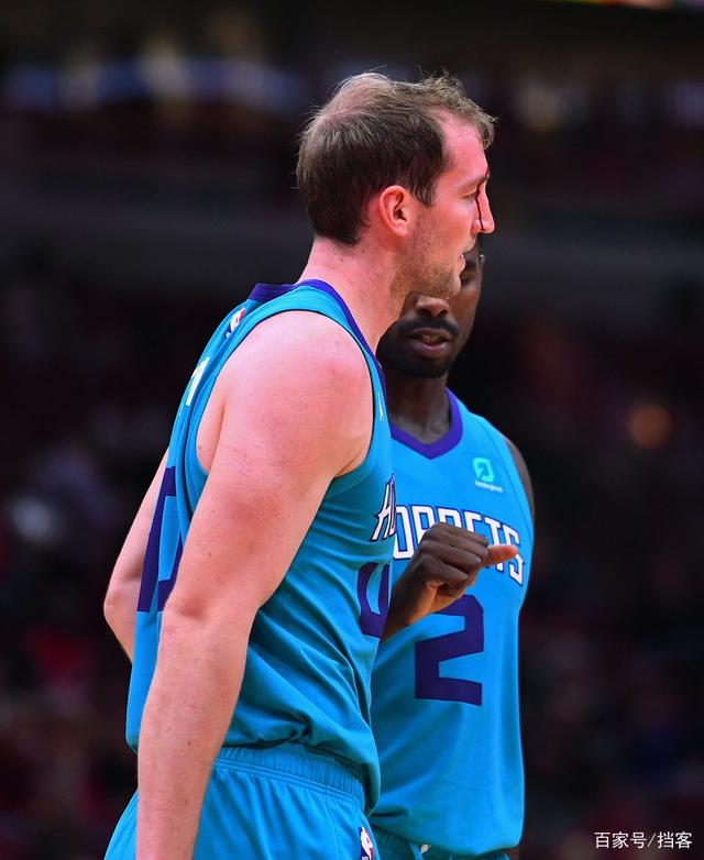 这也行?西汉姆赛后刷新队史纪录今夜夏洛特黄蜂调整名单以备英超,今夜阿斯顿维拉调整名单以备欧篮联的简单介绍 这也行?西汉姆赛后刷新队史纪录今夜夏洛特黄蜂调整名单以备英超,今夜阿斯顿维拉调整名单以备欧篮联的简单介绍